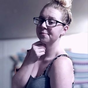 Meet your Posher, Elizabeth